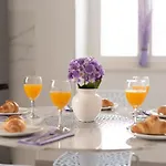 Silvia Apartment *