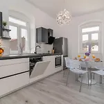 Silvia Apartment *